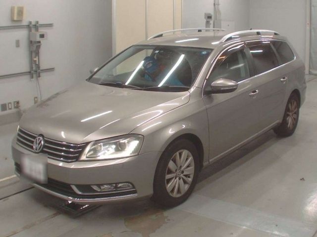 10152 Volkswagen Passat variant 3CCAX 2013 г. (CAA Tokyo)